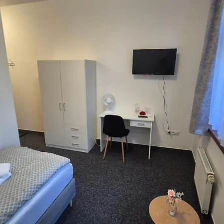 Hotell Radnice Dobrovice